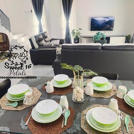 Sweet 16 Pelali Homestay Pengerang Kültér fotó