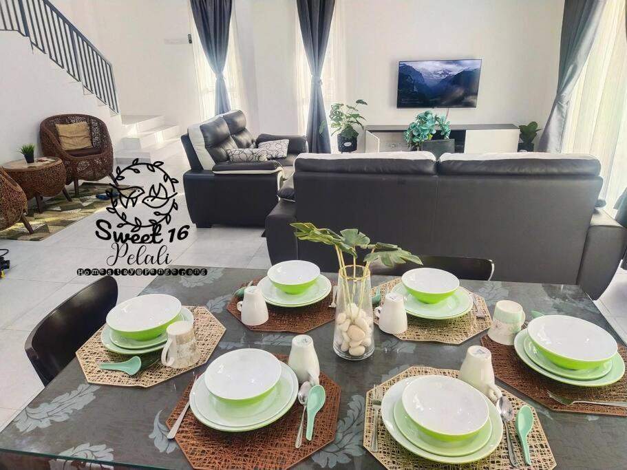 Sweet 16 Pelali Homestay Pengerang Kültér fotó