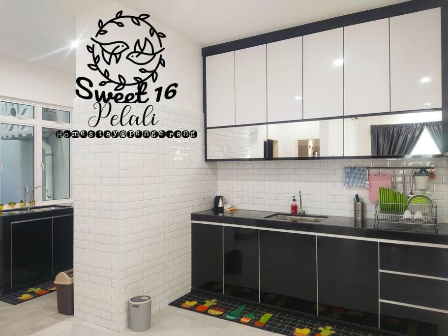 Sweet 16 Pelali Homestay Pengerang Kültér fotó