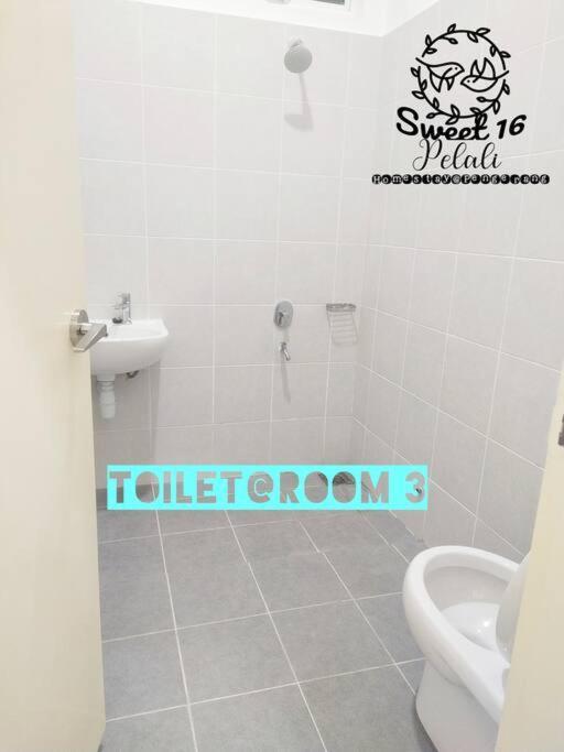 Sweet 16 Pelali Homestay Pengerang Kültér fotó