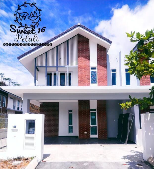 Sweet 16 Pelali Homestay Pengerang Kültér fotó