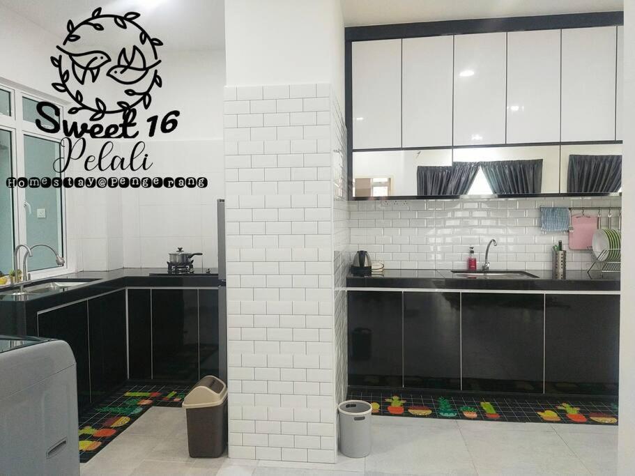 Sweet 16 Pelali Homestay Pengerang Kültér fotó