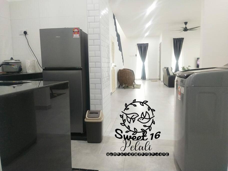 Sweet 16 Pelali Homestay Pengerang Kültér fotó